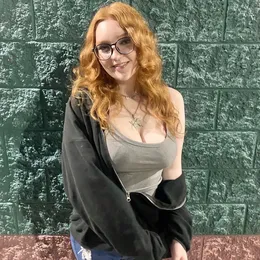 Hi I’m Jenny sexy red head hooker in Portland available for hookup