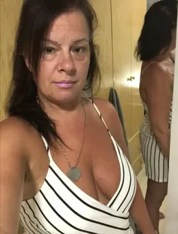 48years old sexy lady seeking fun and some good sex get paid incall or Outcall and a FULL NURU MASSA