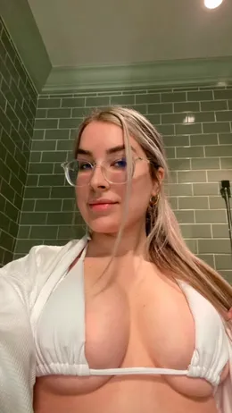 Videos
								INCALL& OUTCALL FACETIME SHOWS VIDOES 💕 LETS CUM💦 MISTRESS DOM I LOVE SUCKING COCK RE