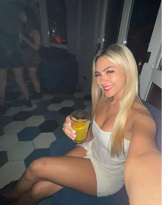 2036681020 Eastern Connecticut Escorts hseason500