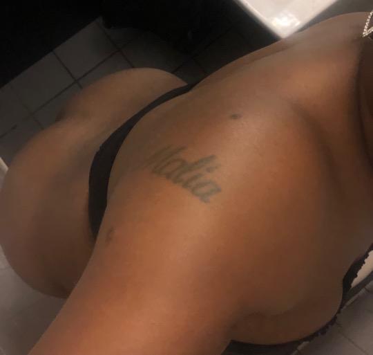 662-439-7570 North Mississippi Escorts  Caramel