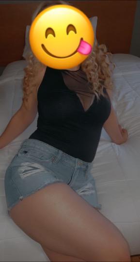 VERY sexy girl ready play and have some fun Text me now!!! im avaliable all night!!😘😘