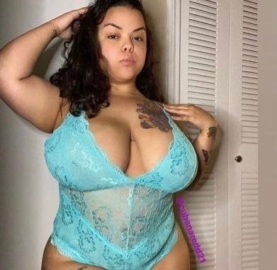 Super Thick💄MIdDGeT_GiRl💄needs some super thick dick in my life