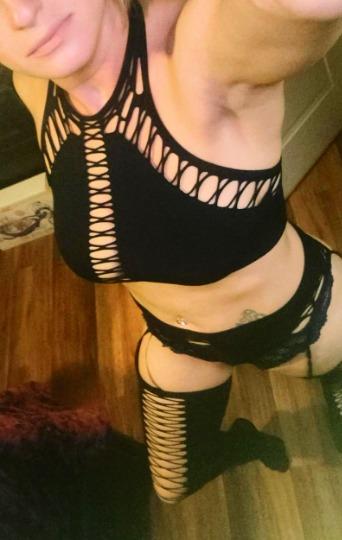574-532-1802 South Bend Escorts  Lovely Barbie😀