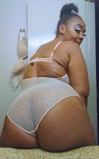 901-667-1587 North Mississippi Escorts  Lola