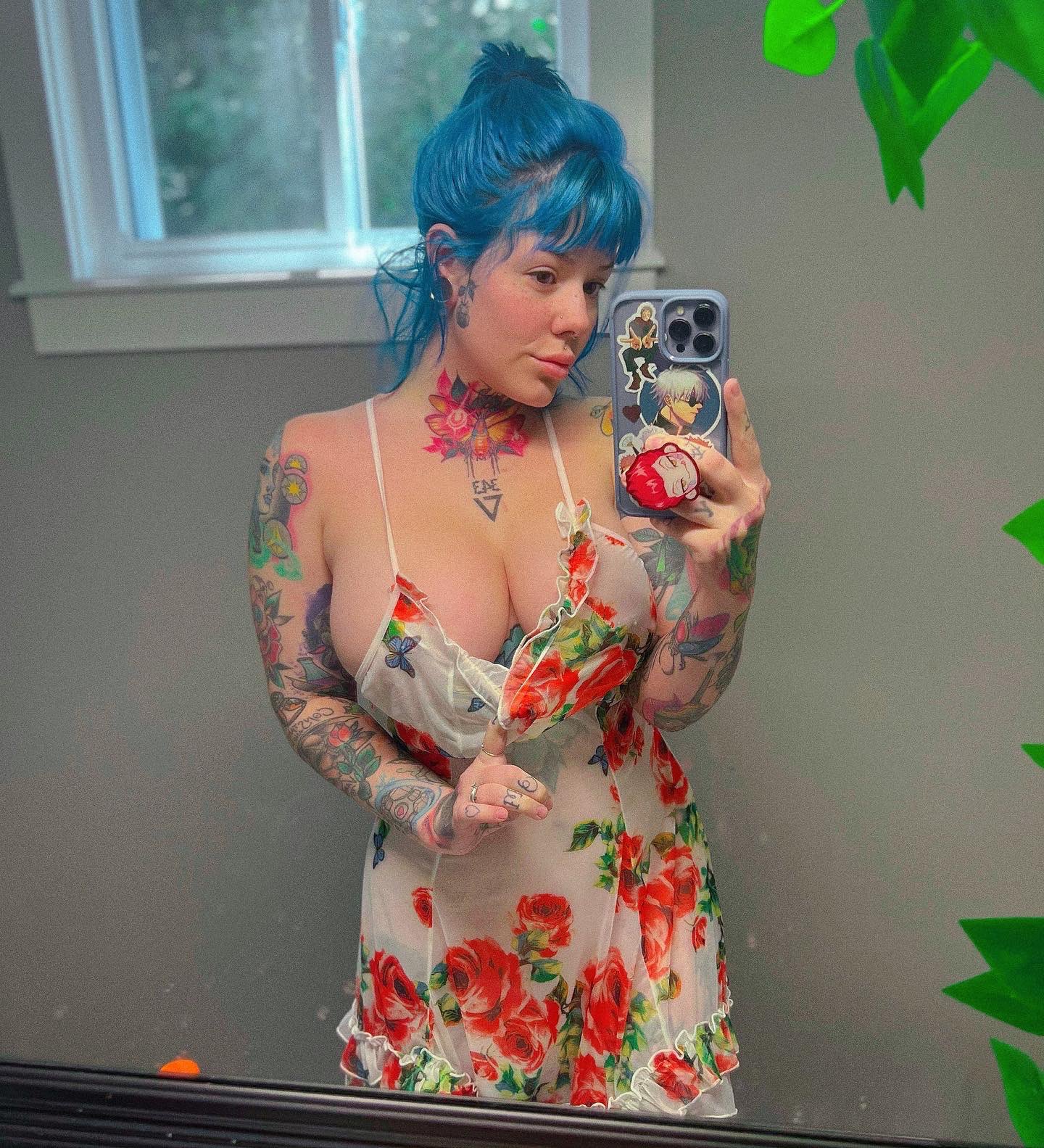 Hot and sexy blue head available for fun🍆🔞🍑